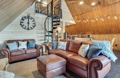 Milledgeville Cabin | Private Beach & Dock! Cozy Lake Sinclair Cabin