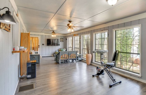 Gumlog House | Private Beach & Dock: Lake Hartwell Family Getaway