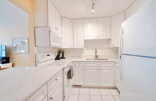 Key Colony Beach Condo | Private Beach-Pool-King Bed-No Stairs-Family Friendly-Relax-Play Together!