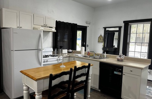 Historic District Apartment | Private, Beautiful apartment in historic district 1/1