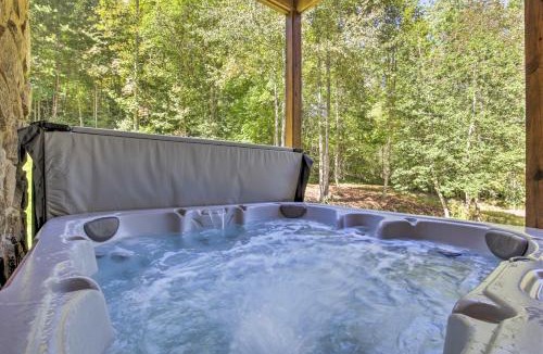 Mineral Bluff House | Private Cabin w/Furnished Porch on < 3 Acres!