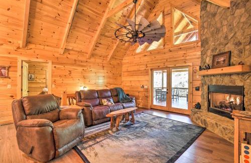 Mineral Bluff House | Private Cabin w/Furnished Porch on < 3 Acres!