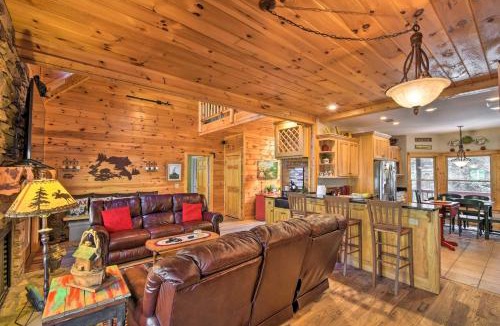 East Ellijay House | Private Cartecay River Home w/Hot Tub & Game Room