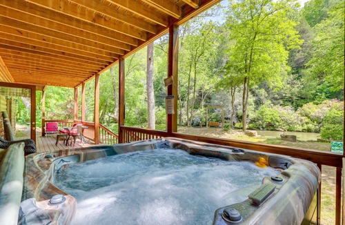 East Ellijay House | Private Cartecay River Home w/Hot Tub & Game Room