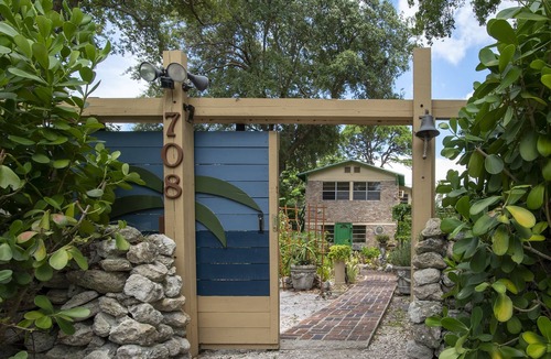 Riverside Park Apartment | PRIVATE, central apartment. Close to Las Olas and beach! 6 Miles to airport.