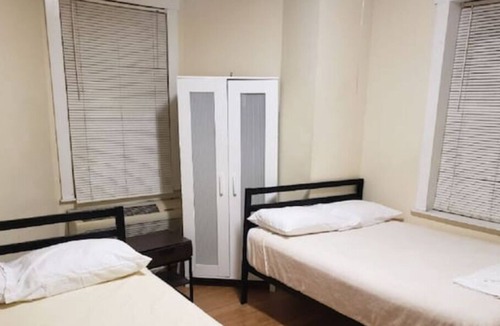 Spruce Hill Apartment | Private comfortable 1BR Apt by University City