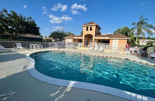 Biggar House | Private community just 15 minutes from the beaches