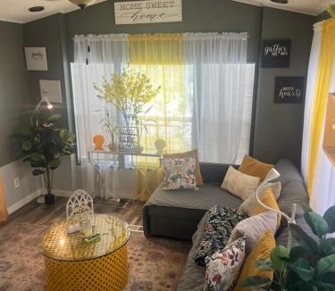 Kissimmee Resort | Private Cottage Only 5 miles from Disney