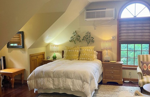 Downingtown House | Private & cozy modern cottage surrounded by nature. Long stays welcome!