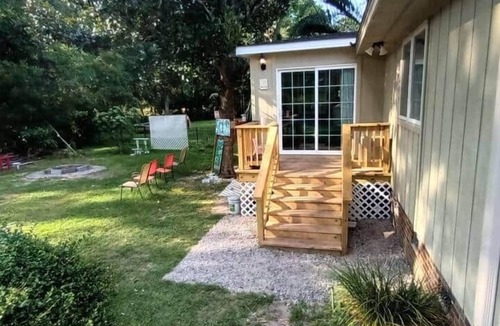 Red Hill House | Private Cozy Room Getaway Golf C