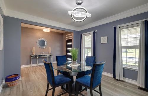 Golts Apartment | Private Deck & Shared Pool: Townsend Apartment