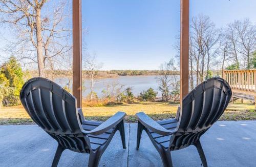 Eufaula House | Private Dock & Hot Tub: Lakefront Eufaula Escape
