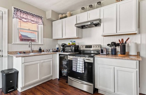 Memphis House | Private Duplex Sleeps 8 2 Full Units Near Midtown Pet Friendly