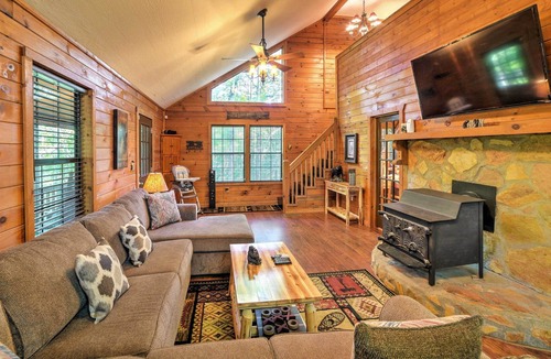 Ellijay Cabin | Private Ellijay Cabin w/Deck, Fire Pit & Amenities