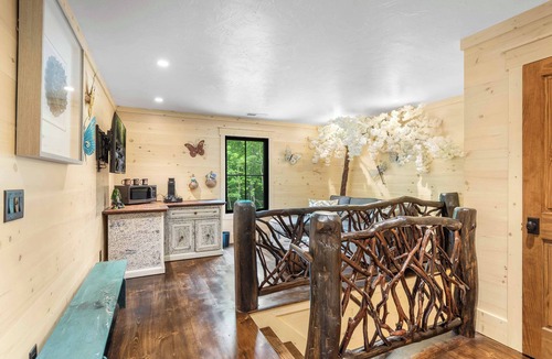 Cashiers House | Private Falls-Hiking-View-King beds-Sauna-Pub-Chefs Kitchen-In Town & Private!