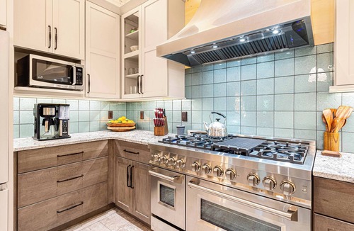 Cashiers House | Private Falls-Hiking-View-King beds-Sauna-Pub-Chefs Kitchen-In Town & Private!