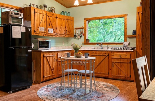 Wildwood Cabin | Private Farm Guesthouse Near Chattanooga & Lookout Mountain. Pet Friendly!
