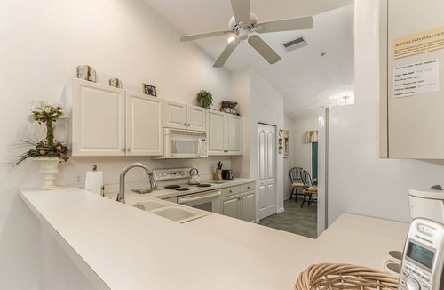 Sarasota Condo | Private Golf Club | Gated | 5 Pools | Restaurant | Clubhouse | Heritage Oaks Ideal Seasonal Rental!