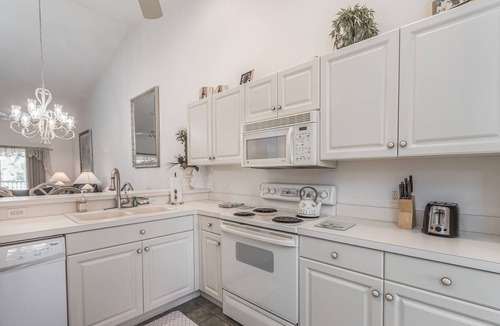 Sarasota Condo | Private Golf Club | Gated | 5 Pools | Restaurant | Clubhouse | Heritage Oaks Ideal Seasonal Rental!