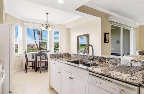 Naples Apartment | Private Golf Course Condo, Club Membership Available!