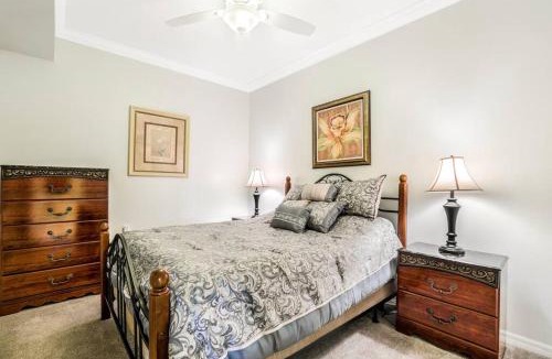 Naples Apartment | Private Golf Course Condo, Club Membership Available!