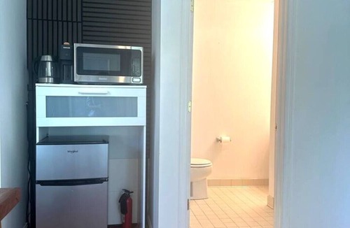 Scaggsville Apartment | Private ground-level studio suite