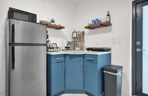 West Little River House | Private Guest Suite with Patio, BBQ, & Parking by MIA Airport, Beaches, Wynwood