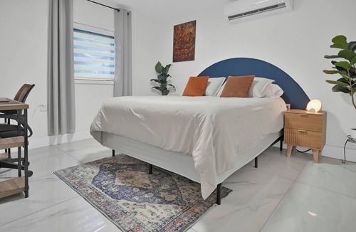West Little River House | Private Guest Suite with Patio, BBQ, & Parking by MIA Airport, Beaches, Wynwood