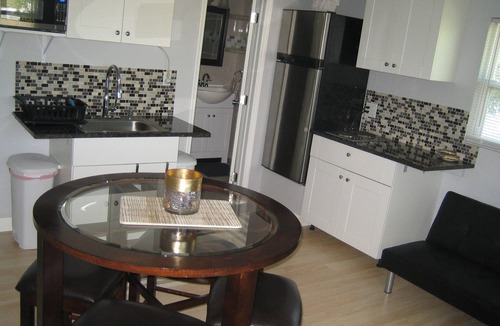 Vamo House | Private guesthouse near the beach