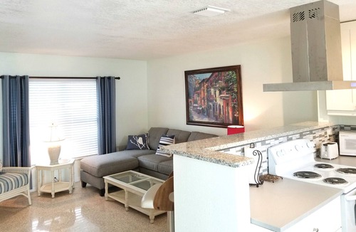 Bradenton House | Private Heated Pool House 6 miles from the Beach