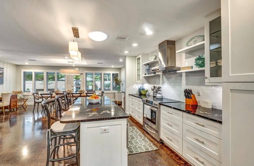 Saint Armands Key House | Private Heated Pool, walk to St Armand's! Perfect for families!