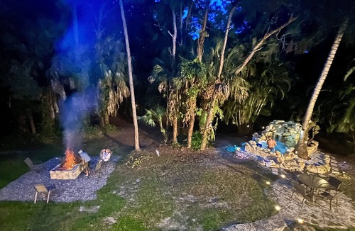 Jupiter Farms House | 🔥 Private Hidden Gem w/ Hot Tub & Waterfall 10 miles from the Beach 🏖️