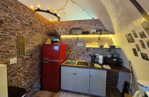 Milledgeville RV Rental | Private Hobbit inspired glamping dome on 100 acres