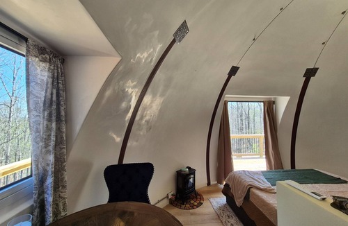 Milledgeville RV Rental | Private Hobbit inspired glamping dome on 100 acres