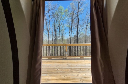 Milledgeville RV Rental | Private Hobbit inspired glamping dome on 100 acres