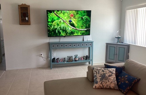 Fruitville House | Private home with beautiful pool, ping pong, darts, close to beach and downtown.