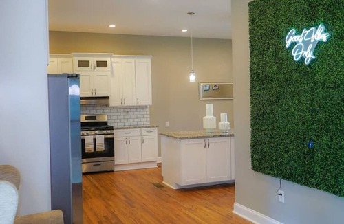 Church Street House | Private Hot Tub Ping Pong Event Friendly 5 Beds
