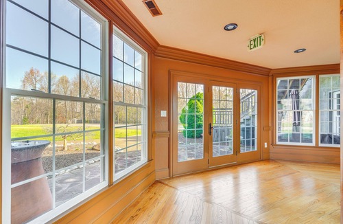 Kingsport House | Private Hot Tub: 'Bays View Lodge' in Kingsport!