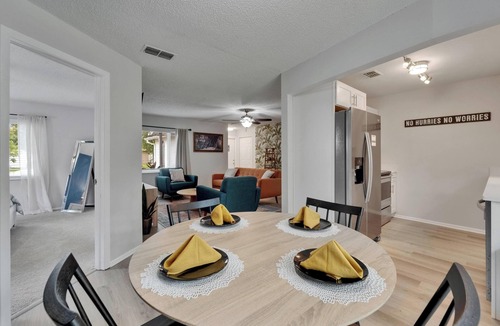 Clearwater House | Private Hot Tub - Close to Beaches - Fun Game Room