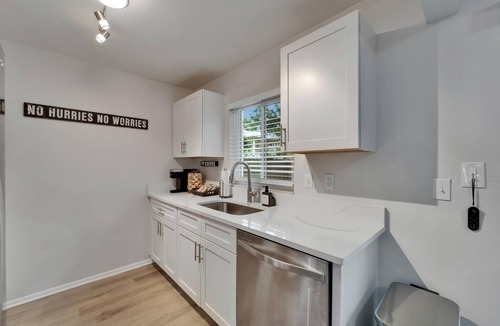 Clearwater House | Private Hot Tub - Close to Beaches - Fun Game Room