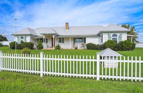 Okeechobee House | Private Hot Tub! Home < 1 Mi to Lake Okeechobee