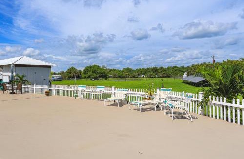 Okeechobee House | Private Hot Tub! Home < 1 Mi to Lake Okeechobee