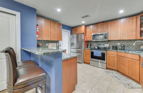 Bradenton House | Private Hot Tub, Pool & Yard: Modern Bradenton Gem