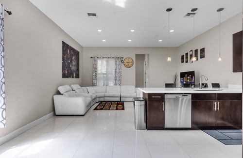Croissant Park House | Private house in Miami/Ft Lauderdale near airport & Beach