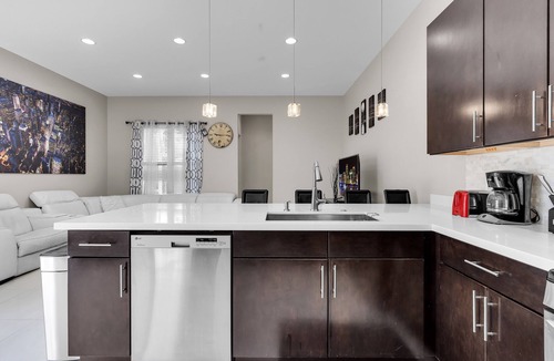 Croissant Park House | Private house in Miami/Ft Lauderdale near airport & Beach