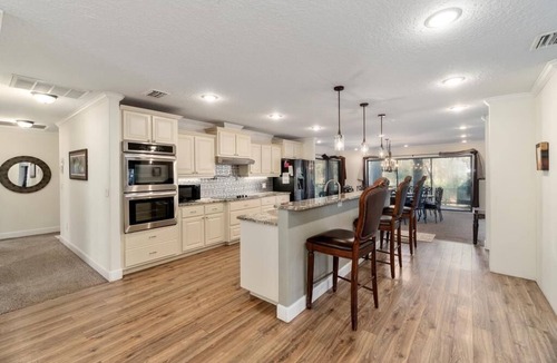 Dunnellon House | Private Island Waterfront Oasis Kayaks + Paddleboards + Canoe + NEW Pool Table