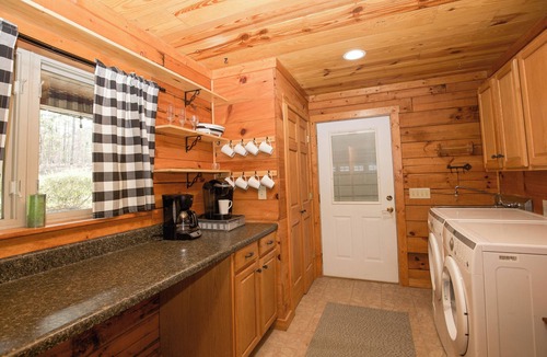 Aberdeen House | Private Lakeside Cabin - Minutes from Pinehurst Village & Golf