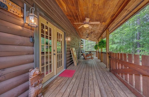 Lake Lure Cabin | Private LogHome/HotTub/Lake Lure/pet