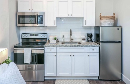 Coral Terrace Apartment | Private Miami Studio - Central Location, WiFi & AC