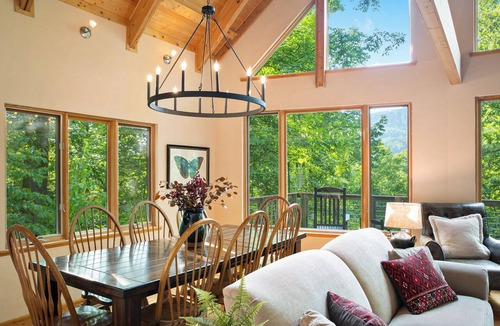Lovingston Cabin | Private Mountain Retreat near Breweries and Wineries